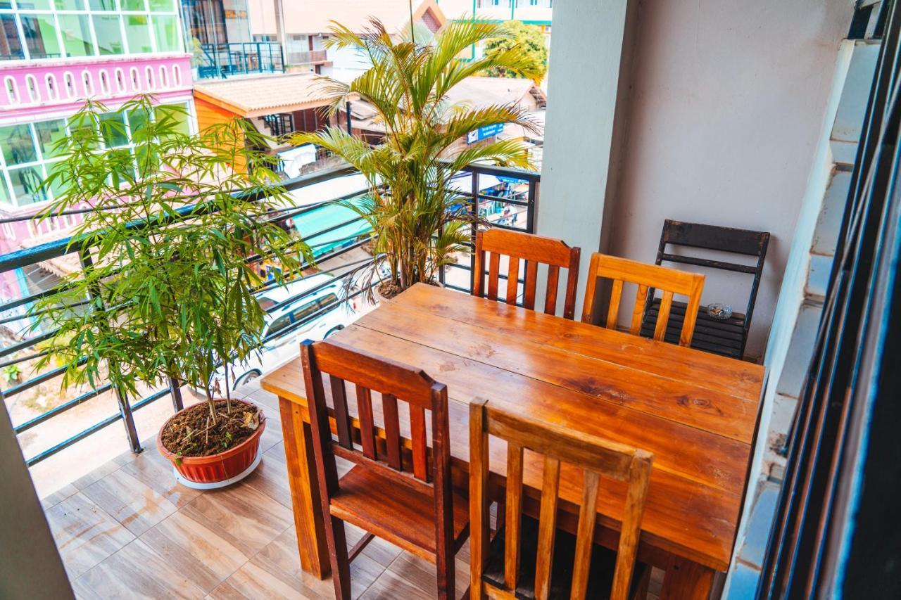 Vang Vieng Sunset Guesthouse & Restaurant Екстериор снимка