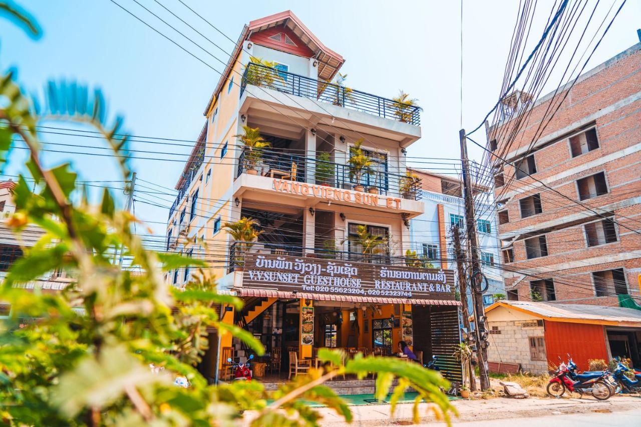 Vang Vieng Sunset Guesthouse & Restaurant Екстериор снимка