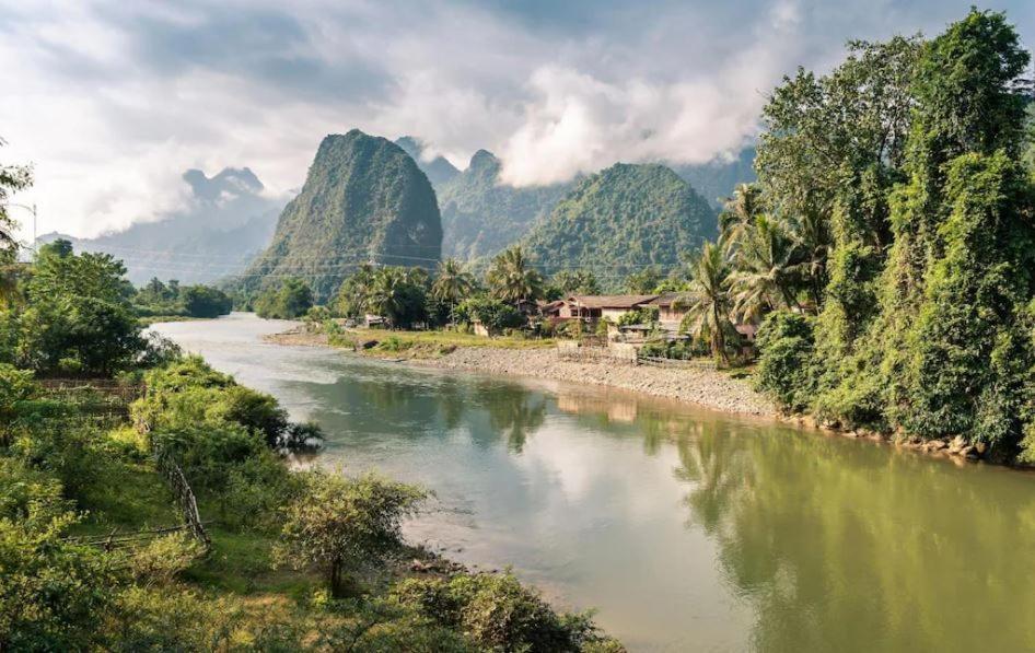 Vang Vieng Sunset Guesthouse & Restaurant Екстериор снимка